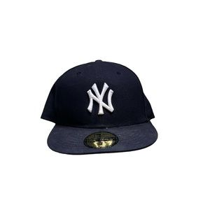 Navy blue original New York Yankees hat fitted size 7